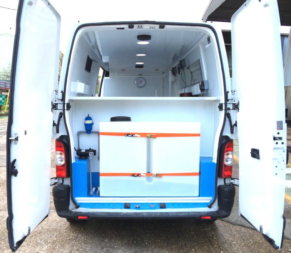 Professional Pet Grooming Van Conversions